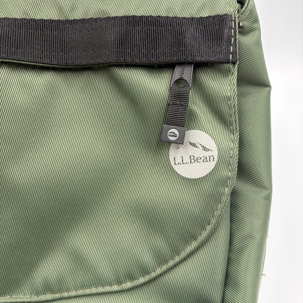 LLBean Boundless Messenger Bag Green Nylon Adjustable Strap crossbody Zip - Picture 8 of 10